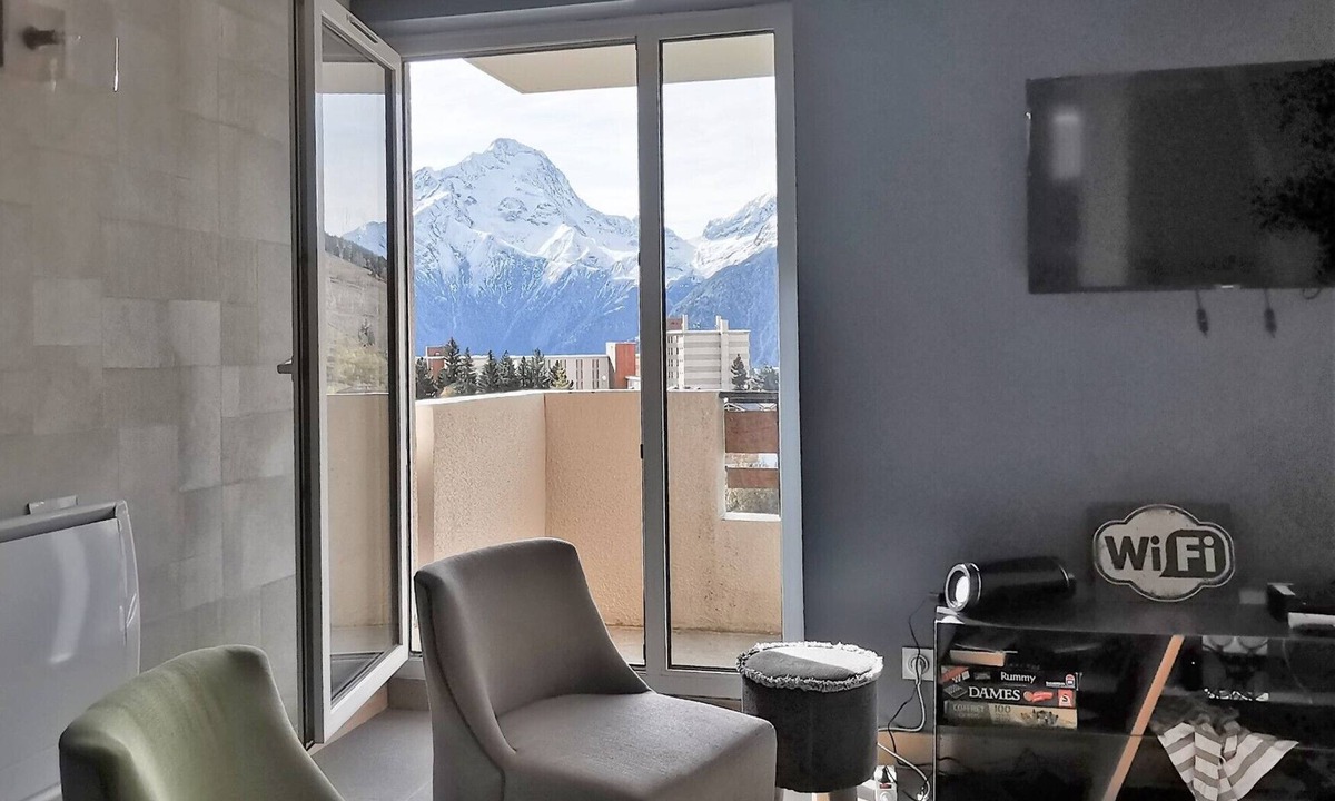 Les Deux Alpes Apartment | APARTMENT FOR 10 PEOPLE 4 BEDROOMS 4 BATHROOMS AT THE FOOT OF THE SLOPES WITH BALCONIES