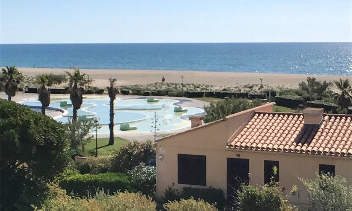 Port Leucate Villa | Beachfront 1-Bedroom House for 4 with Terrace, Parking, and Modern Amenities in Port Leucate