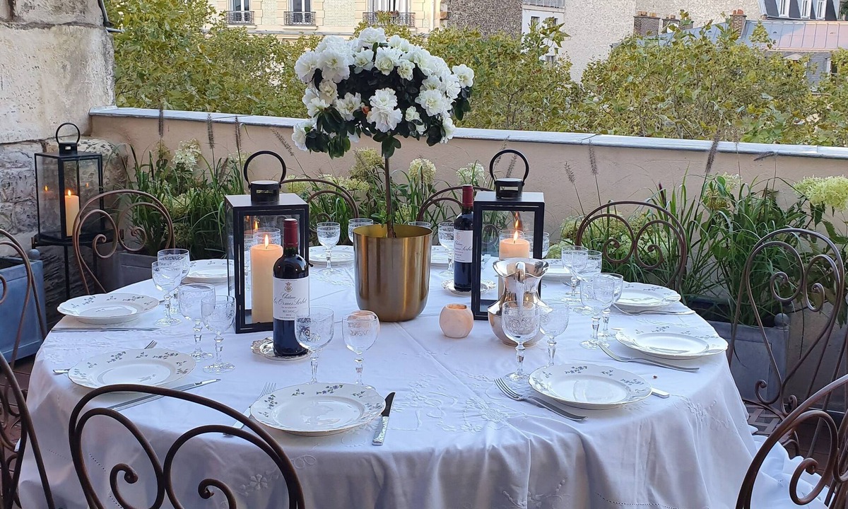 Quartier de l'Ecole-Militaire House | Between St Germain & Eiffel Tower house terrace view AC 8 bedroom fully serviced
