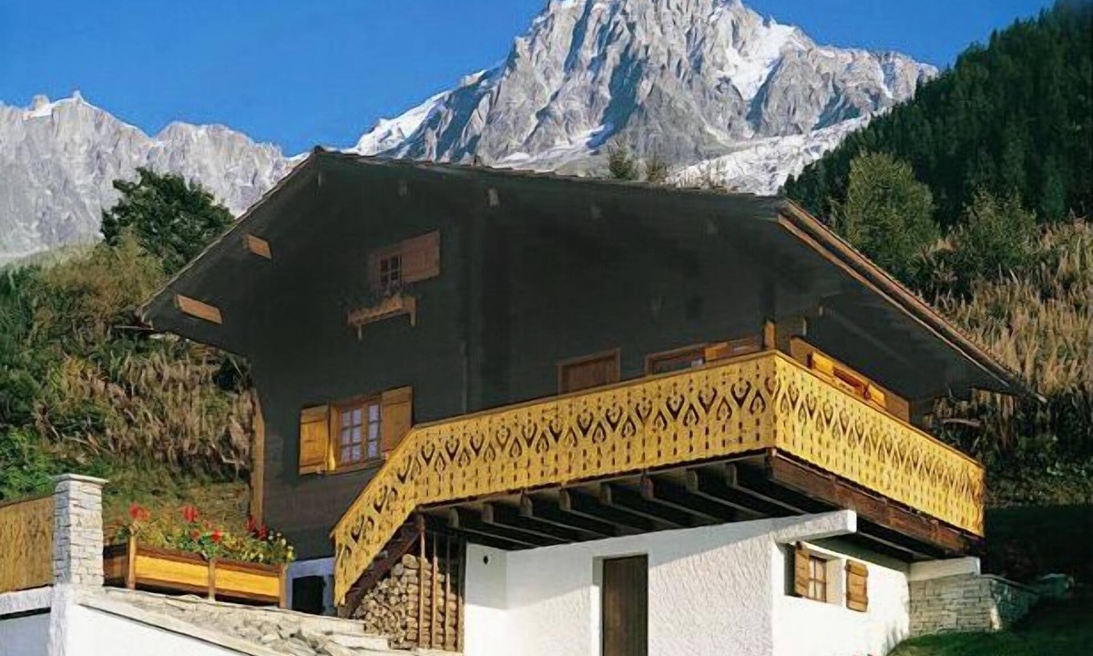 Les Bossons Ski Chalet | Chamonix - Mont Blanc QUIET INDEPENDENT CHALET FOR 2 TO 6 PEOPLE