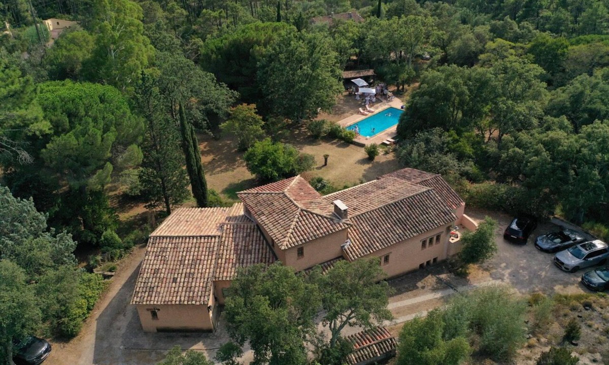 Le Muy Villa | Charming provencal villa with beautiful garden and pool near Sainte-Maxime!