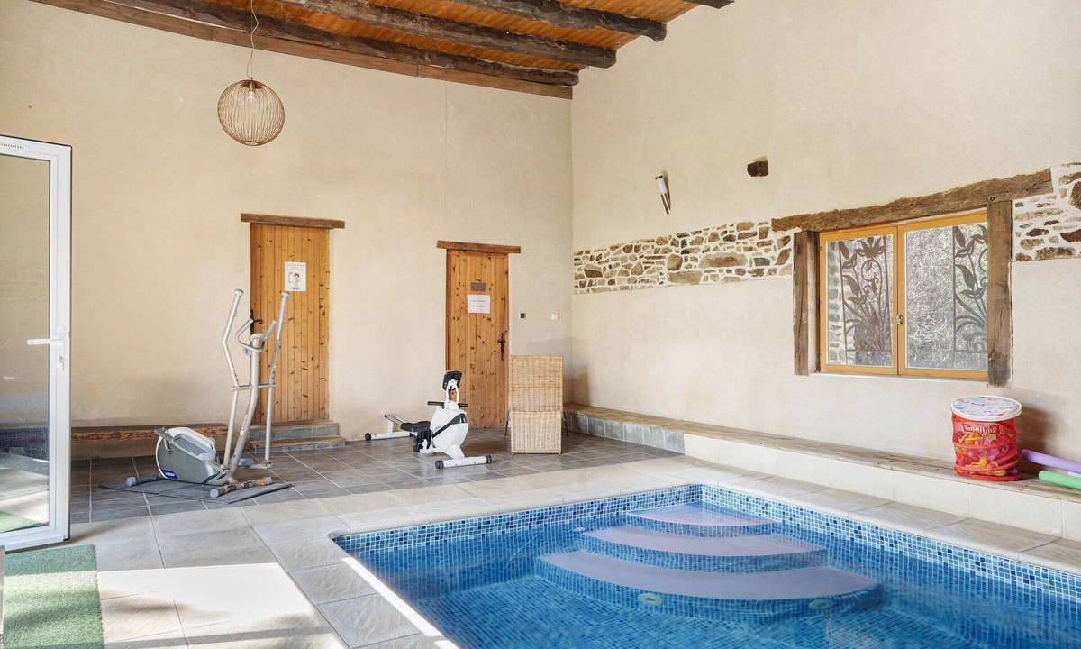 Saint-Thual House | Cottage with Heated Indoor Pool