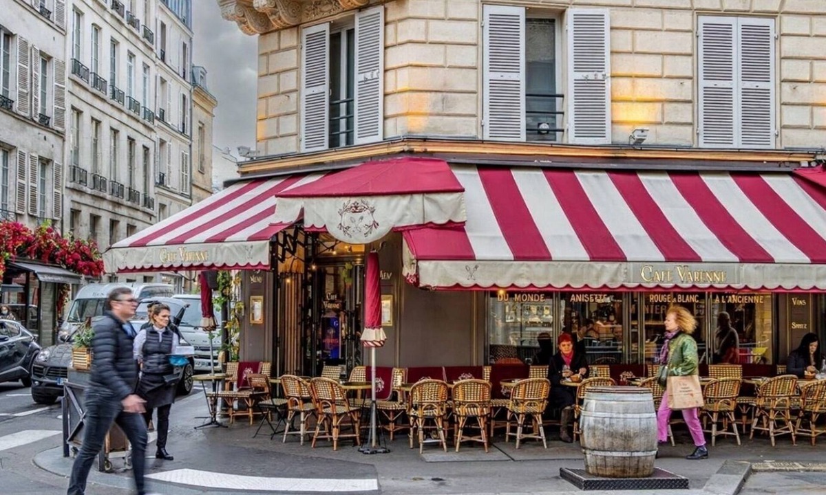 Saint-Thomas-d'Aquin Apartment | EXPERIENCE PARISIAN ELEGANCE IN THE MOST DESIRABLE DISTRICTS – SAINT GERMAIN