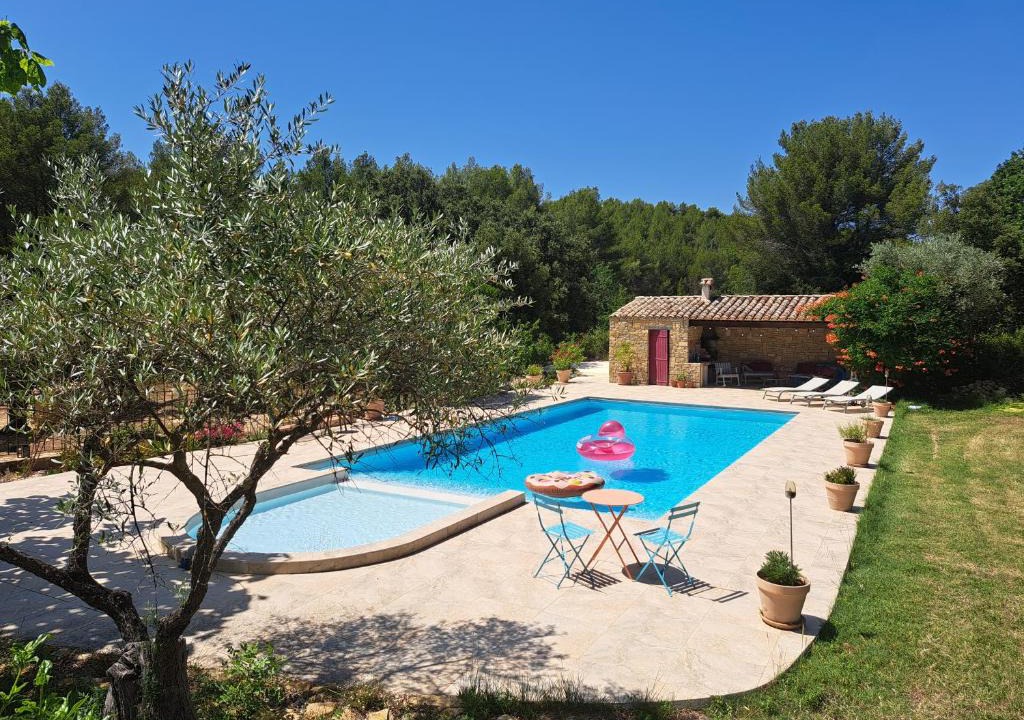 Le Beausset Hotel | Gîtes Mas des rochers - Case bambou avec Spa et piscine