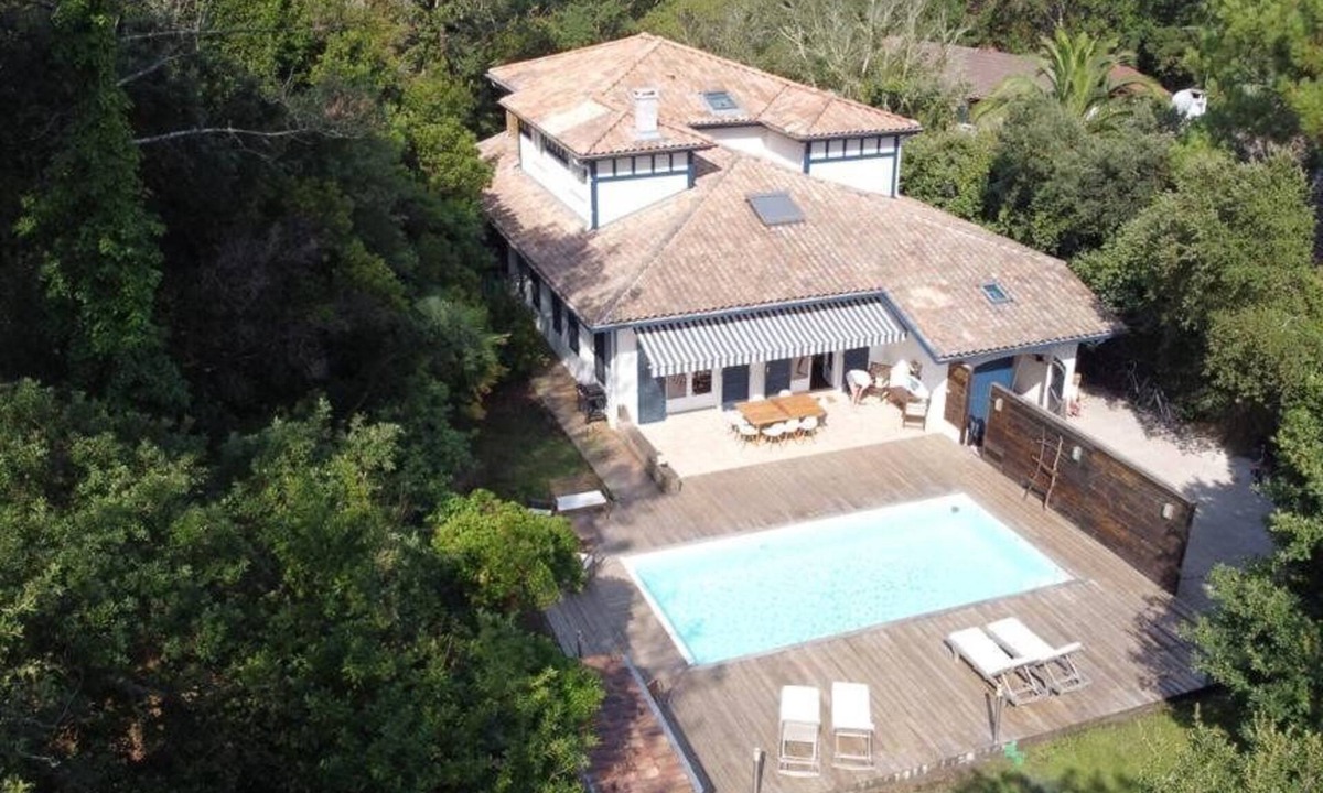 Soorts-Hossegor House | HOSSEGOR- Between lake and ocean, villa des Acacias for 15 persons with swimming pool