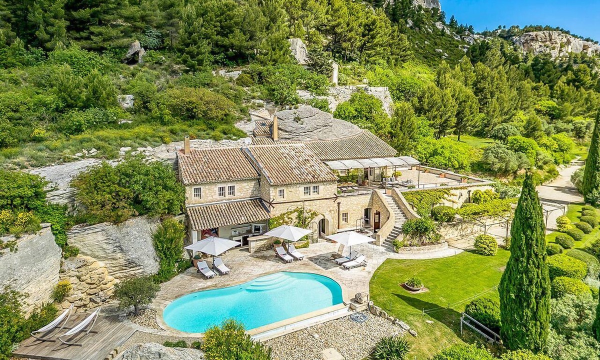 Les Baux-de-Provence Villa | Les Rochers - Five Bedroom Villa, Sleeps 10