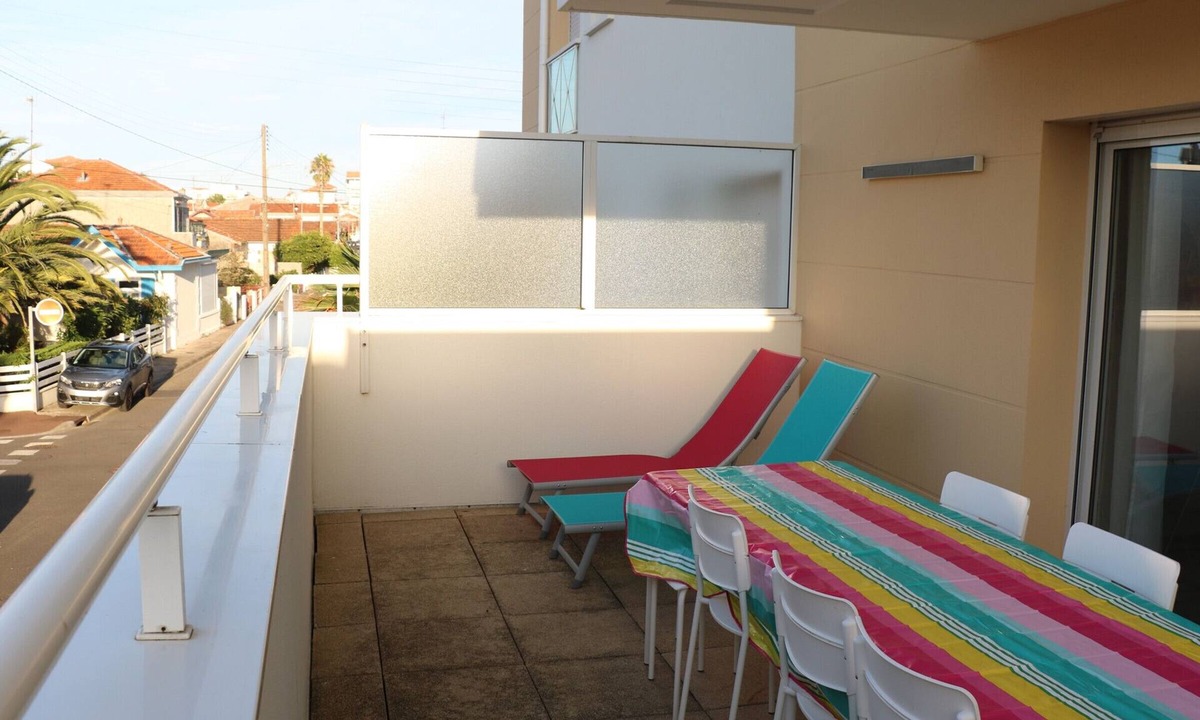 Arcachon Apartment | *Modern Duplex in Arcachon: Terrace, WiFi, Parking, 150m from Beach*