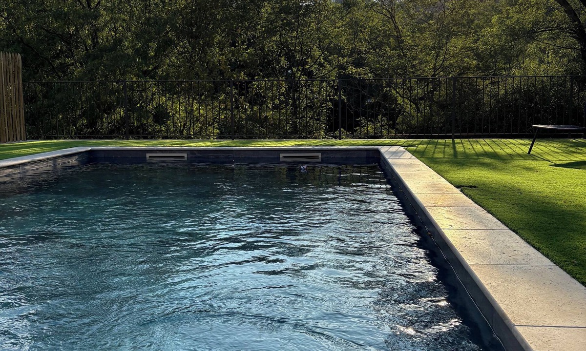 Chirols House | Spacious house with private pool on the river.