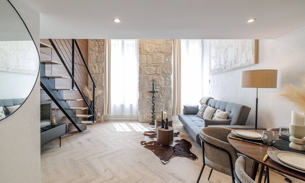 Lepante Quarter Apartment | Spacious loft-style studio with mezzanine – Nice city centre