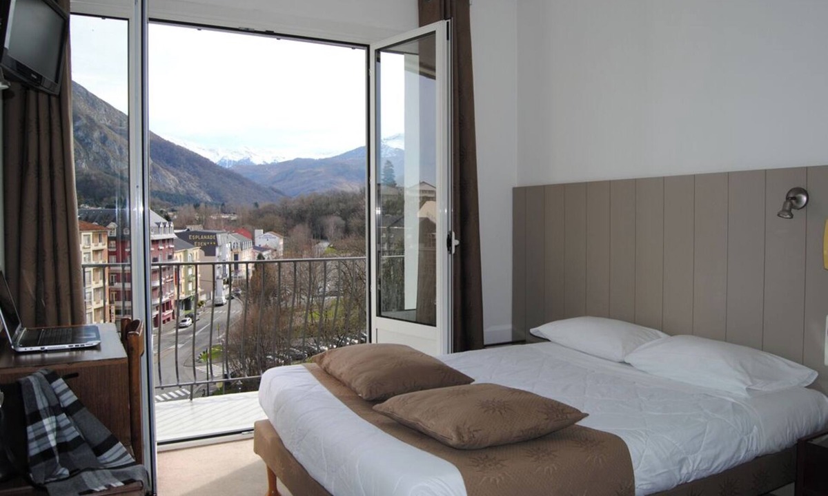 Lourdes Hotel | Spacious Unit Stay, Secure Parking, Scenic Views!