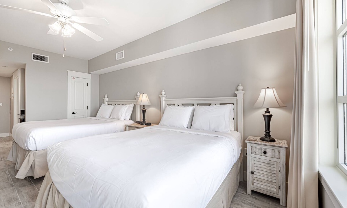 Baytowne Wharf Apartment | Studio ~ Kitchenette ~ Pool ~ Fitness Center