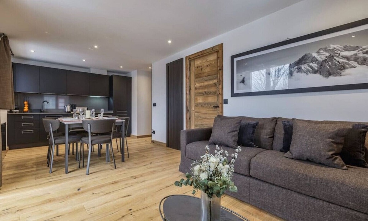 Chamonix City Centre Apartment | Sublime 6pax | MtBlanc View | Central | Parking |3
