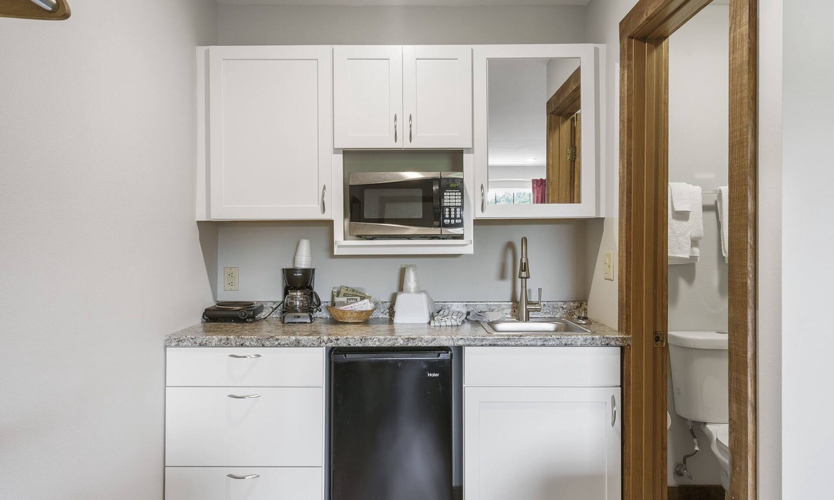 Indian Point Hotel | White Wing Lodge
