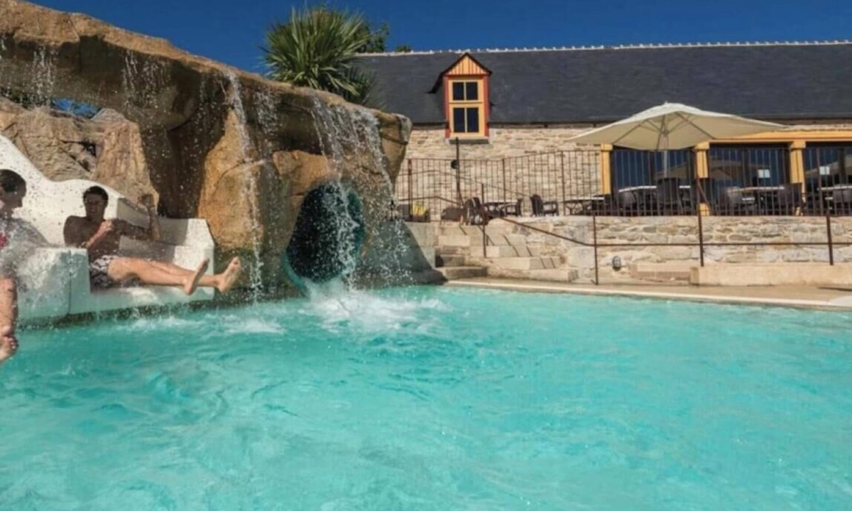 Quimper House | ZEcamping 5* espace aquatique club enfant fitness tente 2 pers