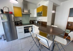 Charming 2BR in Central Arcachon with Parking, WiFi & Balcony