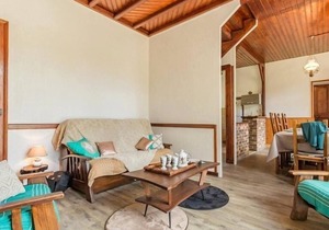 Charming 3-Bed Villa with Garden, 200m from Beaches, Close to Shops, Wifi Included