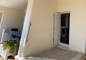 Charming Studio with Terrace & Parking, Near Waiki - Sleeps 2