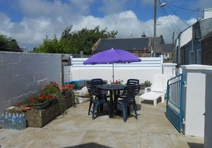 Charming Stone House for 2 in Etel - Close to Beaches, Shops, and Nautical Sports