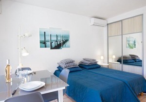 Studio Climatisé Proche Plage et Commerces avec Balcon, Wi-Fi et Parking - FR-1-466A-16