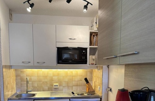Belle Plagne Apartment | 100m from resort center, 1st floor, view ski slopes, balcony, tv, 25m², La Plagne