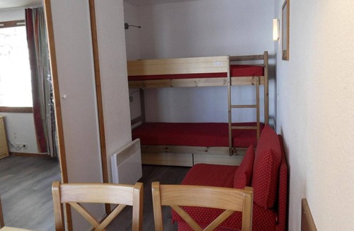 Belle Plagne Apartment | 100m from resort center, 1st floor, view ski slopes, balcony, tv, 27m², La Plagne