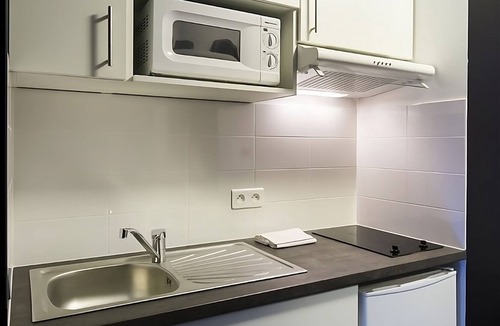 Dijon Hotel | 2 Units | Pet-Friendly Family Escape by Burgundy Eco Tourism & Wine Roads