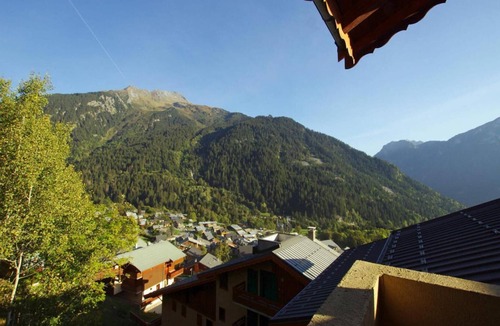 Champagny-en-Vanoise Apartment | 200m from resort center, 4th floor, balcony, tv, ski locker, 60m², Champagny-en-Vanoise