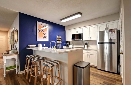 Bethany Beach Condo | 3 Bed/2 Bath Condo in the Sea Colony Community! Indoor Pool, Outdoor Pools, Private Beach, Fitness Center, Tennis, and Shuttle!