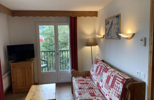 Saint-Gervais-les-Bains Apartment | 4th floor, swimming pool, balcony, tv, ski locker, 45m², Saint Gervais