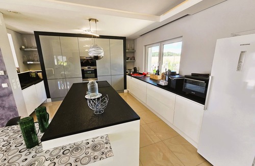Juvigny Villa | 5★ Villa for 15 People - Pool, Sauna, Petanque - 20 min from Geneva