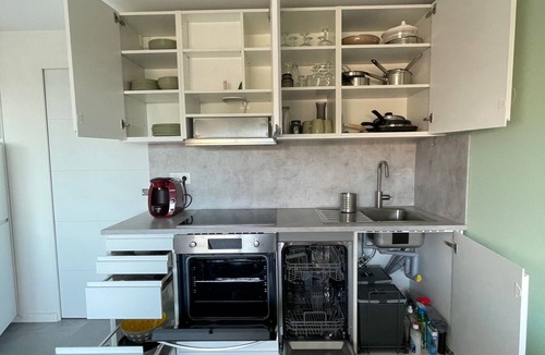 Frejus Port Apartment | Air-conditioned studio by the sea, with the beach and harbor just 50 m away (renovated 06/2024) and parking