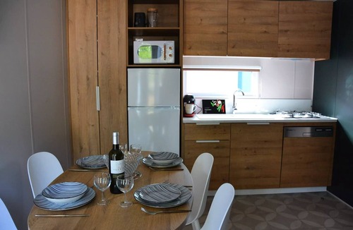 Sadirac House | Althéa 3-Room Mobile Home for 4 People, Air-Conditioned + TV, 2 Bathrooms
