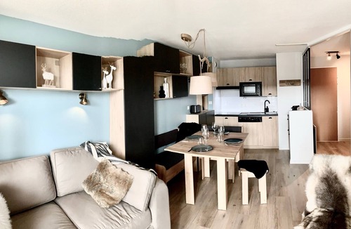 La Mongie Apartment | Apart from Mongie. Fully renovated. foot of the slopes 1 bedroom. swimming pool.