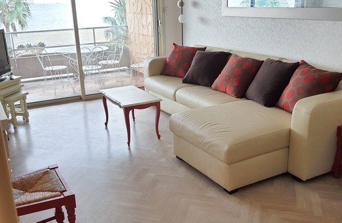 Bandol Apartment | Apartment 2 Rooms + Terrace 10 m² -Front de Mer, Face Plage de Sable