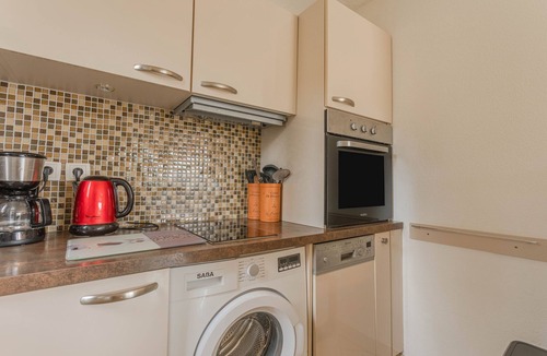 Agay Apartment | Apartment 'Bel Appartement Vue Mer' with Sea View, Wi-Fi and Air Conditioning