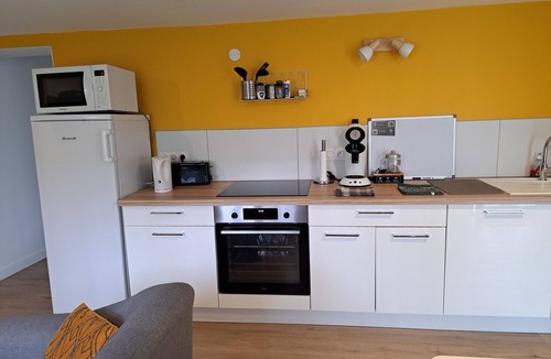 Avrille Apartment | Appartement Refait à Neuf Tout Équipé en RDC Avec Jardin Terrasse ,barbecue