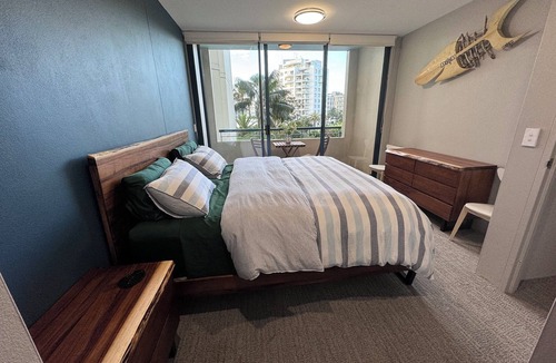 Cronulla Apartment | Beachside Bliss just a sand castle from everything, 2BR, 2BA Apartment, sleeps 6