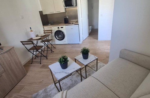 Cannes La Bocca Apartment | BOCCA CABANA - STUDIO CANNES LA BOCCA 5 minutes' walk from the station and bus stop