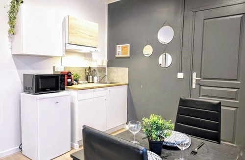 Roubaix Apartment | Bourg, spacieux studio equipe à 5 min du metro