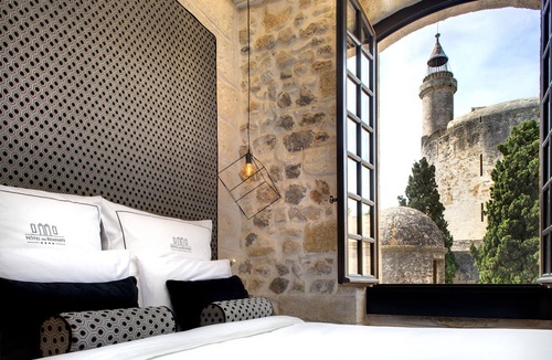 Aigues-Mortes Medieval City Hotel | Boutique Hôtel des Remparts