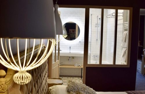 Chasseneuil-du-Poitou Hotel | Château du Clos de la Ribaudière