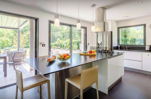 Chaparon Villa | Chalet Lomatika - Lake Annecy break 8p, nordic spa & views - OVO Network
