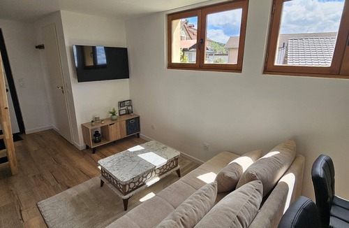 Cranves-Sales House | Charmant Duplex Proche Genève, Annecy, Stations: Séjour Entre Lacs et Montagnes
