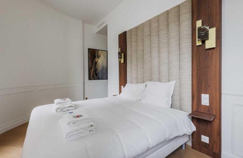 L'Europe Apartment | Charming flat - 2BR- 6P - Arc de Triomphe