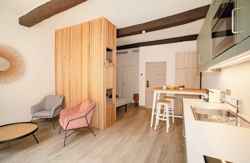 Old Town Apartment | Charming studio - 2P - heart of Saint-Tropez