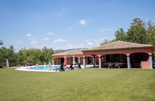 Saint-Paul-en-Foret Villa | Charming villa for up to 15 people in the Var region of France