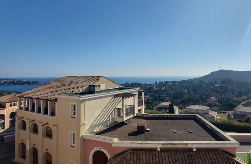 Agay Apartment | Comfortable nest with pool and sea view