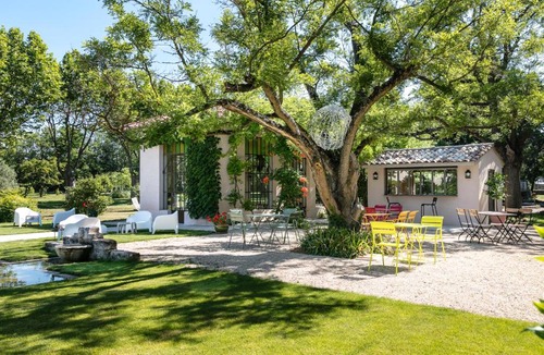 Pernes-les-Fontaines Hotel | Demeures et Châteaux Hôtel L'Hermitage