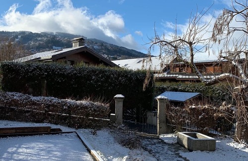 Saint-Gervais-les-Bains Apartment | Duplex 11 people garden level, at the foot of the Mont Blanc tramway