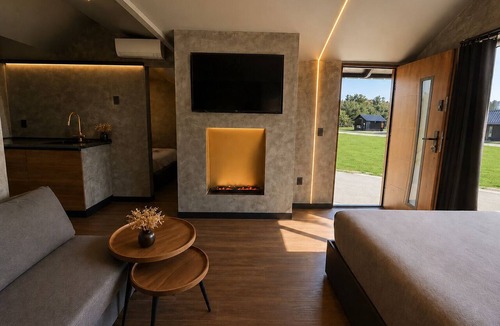 Brandon Hotel | Emrose Luxury Cabins